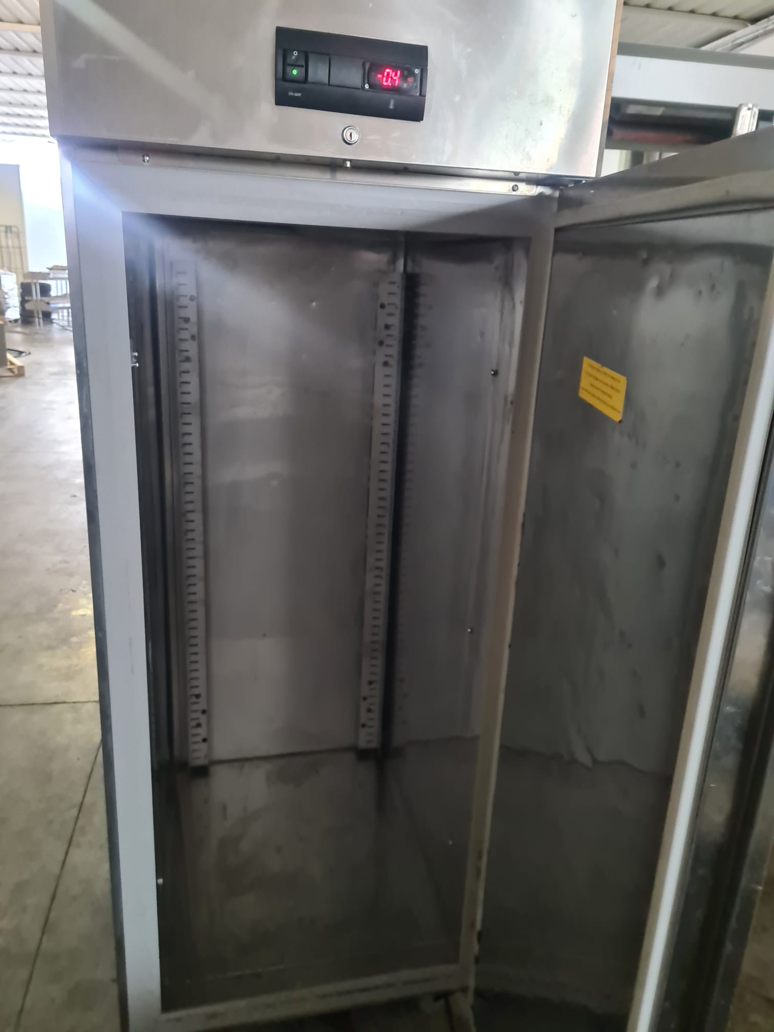 Freezer colonna in inox 700 lt usato in vendita - foto 2